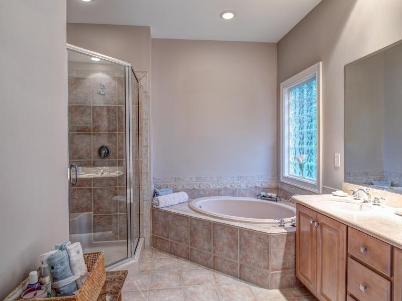Ready for a Bathroom Remodeling? Your Guide to Dream Transformations