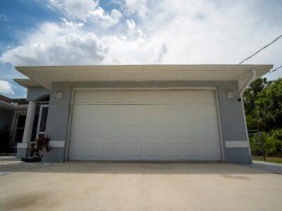 How Can Garage Builders Near Me Maximize My Home’s ROI?